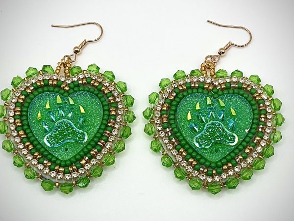 hypoallergenic beaded heart earrings – green bear paw